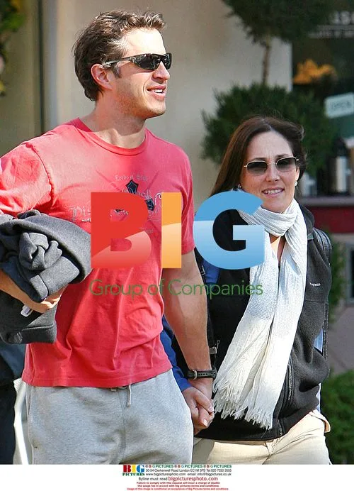 Ricki Lake and Boyfriend Apollo Yiamouyiannis Walk in Beverly Hills