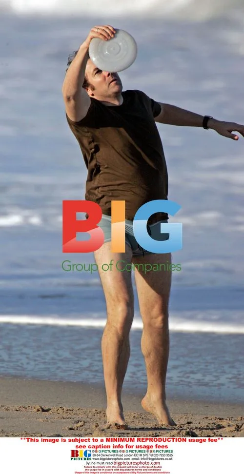 Jonathon Ross in Bond-style Shorts