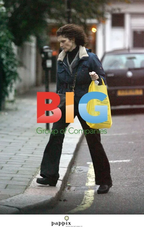 Mary Elizabeth Mastrantonio shopping in London