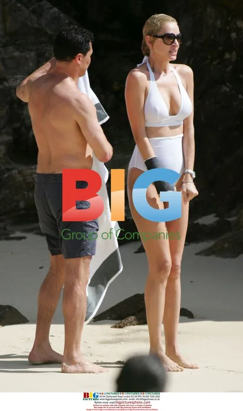 Uma Thurman and Andre Balazs at the beach