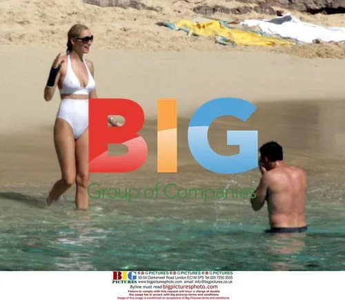 Uma Thurman and Andre Balazs at the beach