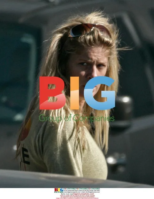 Rachel Hunter Picks Up Daughter at Dance Studio