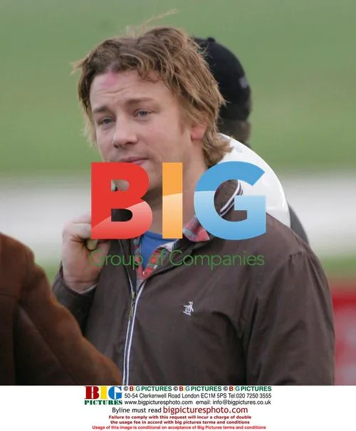 Jamie Oliver Races on Top Gear Track