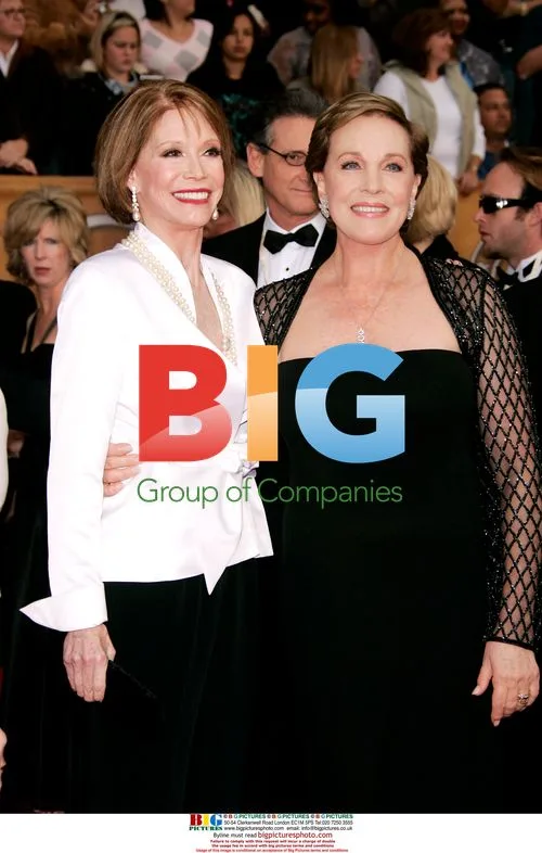 MARY TYLER MOORE and JULIE ANDREWS at 2007 SAG Awards