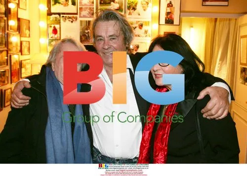 Alain Delon, Robert Hirsch and Nana Mouskouri at play premiere