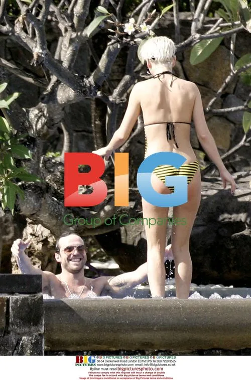 Sarah Harding and boyfriend on Mauritius holiday