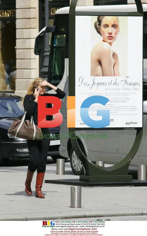 Karen Mulder in Paris