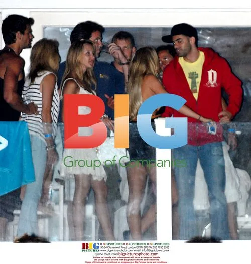 Lindsay Lohan Parties With Family