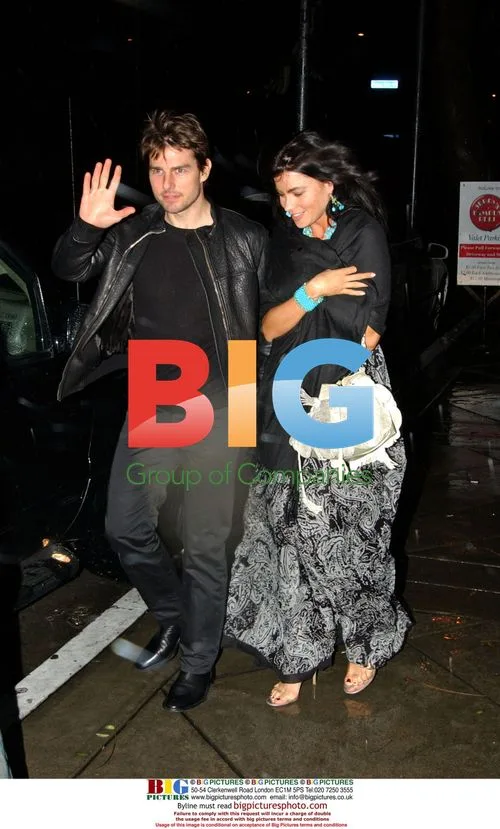 Tom Cruise and Sofia Vergara Spotted at Late Night Deli
