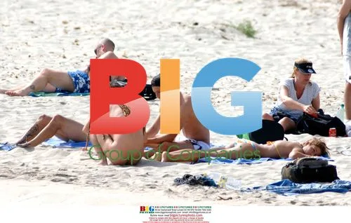 Fernando Torres and Girlfriend on Menorca Vacation