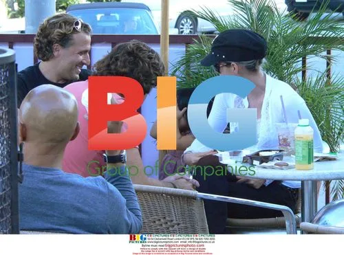 Johnny Hallyday\'s Family Goes Shopping in LA