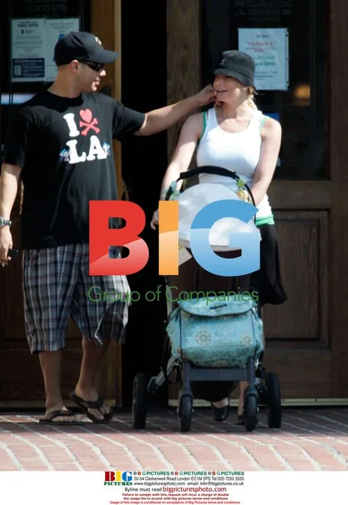 Jaime Pressly and Eric Cubiche with newborn son Dezi