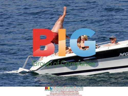 Jack Nicholson relaxes on yacht