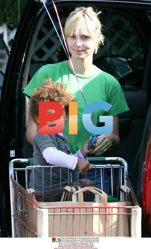 Heidi Klum's Sunday Shopping Trip