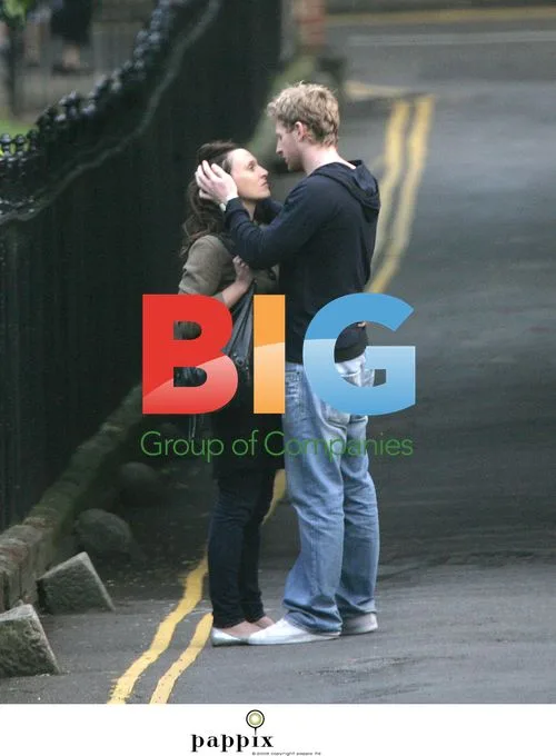 Jayne Middlemiss spotted with mystery man
