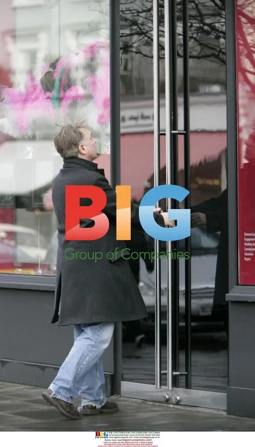 Rick Mail Shopping in Notting Hill