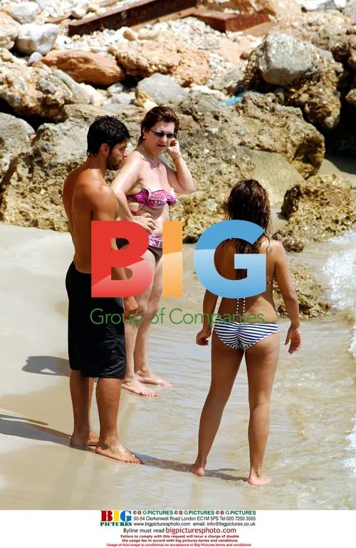 Monica Cruz at the beach with family