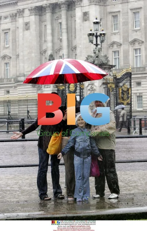 Sudden heavy rain hits London