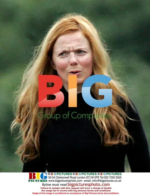 Geri Halliwell and PA Take Stroll