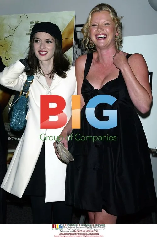Winona Ryder and Gretchen Mol at "The Ten" premiere