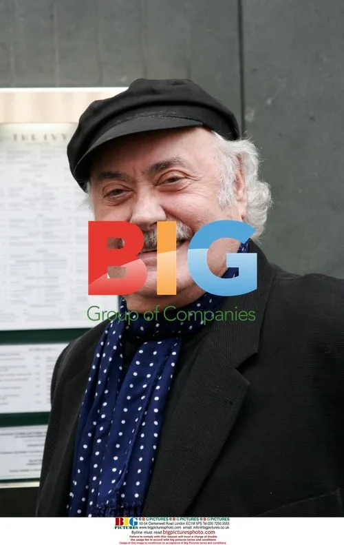 Victor Spinetti has lunch at the Ivy