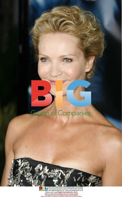 Actress Joan Allen at 'The Bourne Ultimatum' Premiere