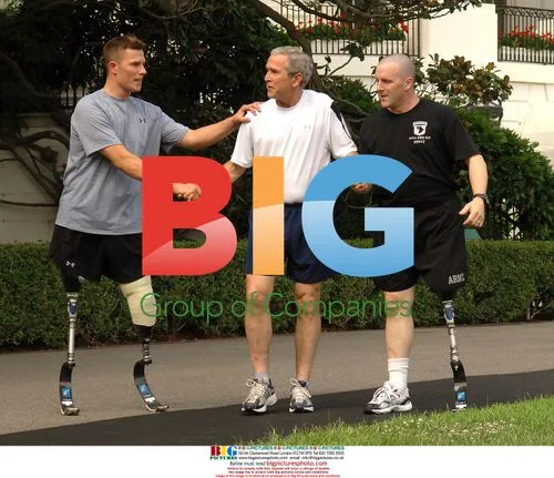 Bush Meets Wounded Soldiers