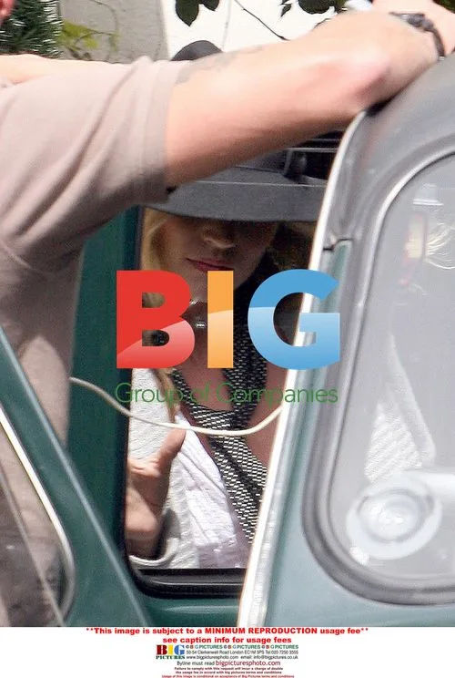 Kate Moss Leaving Friend's House