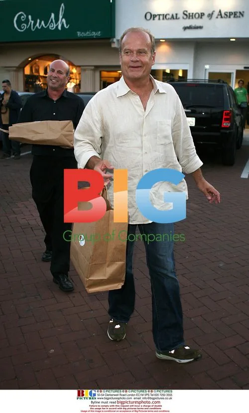 Kelsey Grammer Gift Shopping in Malibu