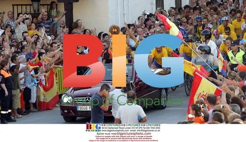 Alberto Contador celebrates Tour de France win
