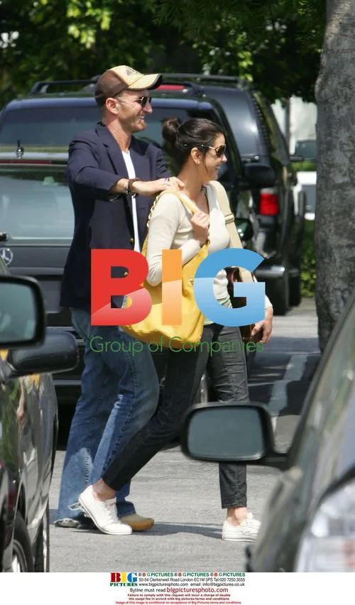 Teri Hatcher and Stephen Kay get intimate