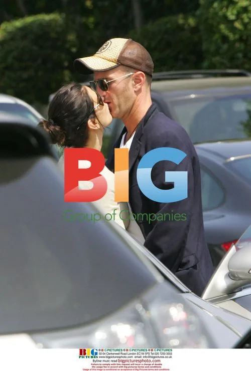 Teri Hatcher and Stephen Kay get frisky in car park