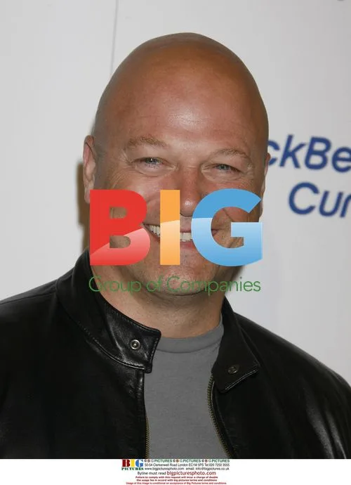 Michael Chiklis at BlackBerry Curve Launch Party