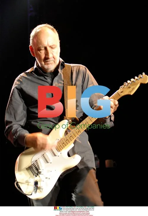 The who performing at Peel Bay Festival