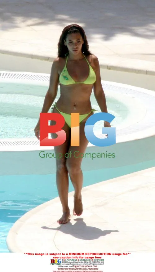Byonce Knowles on vacation in French Riviera