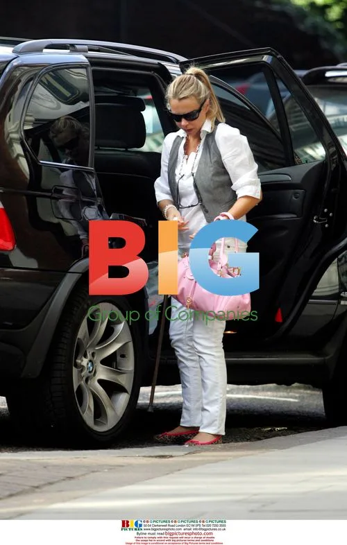 Leslie Ash and Lee Chapman Shopping