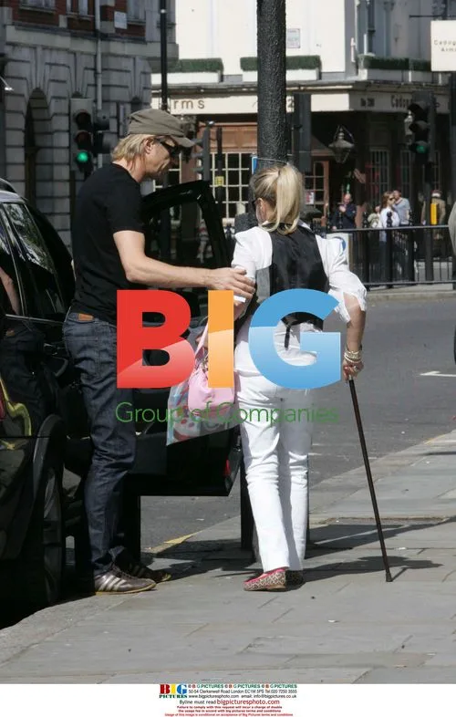 Leslie Ash Shops After Superbug Payout