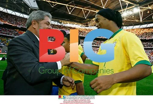 Lula da Silva and David Beckham handshake