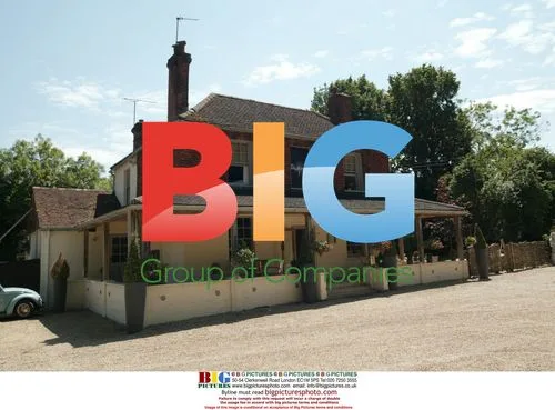 Chris Evans' Mulberry Pub, Billie Piper's Cottage