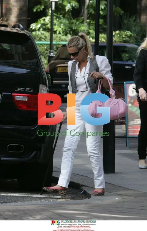 Leslie Ash Shopping in Sloane Square