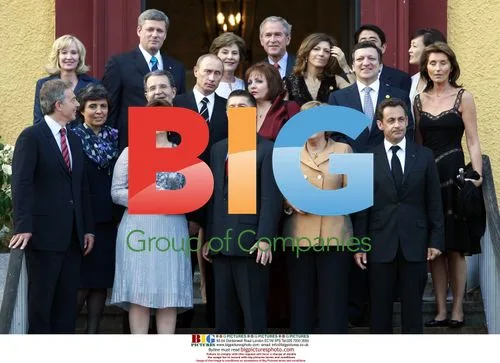 Bush and Leaders Pose at G8 Summit in Germany