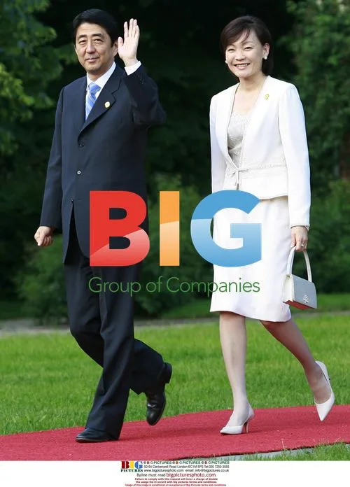 Japanese PM Shinzo Abe and wife arrive at G8 summit