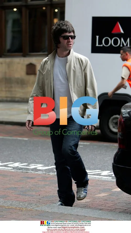 Noel Gallagher and girlfriend Sara McDonald shopping