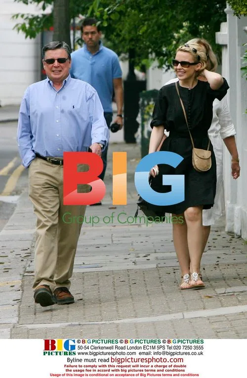 Kylie Minogue Takes Parents to Lunch