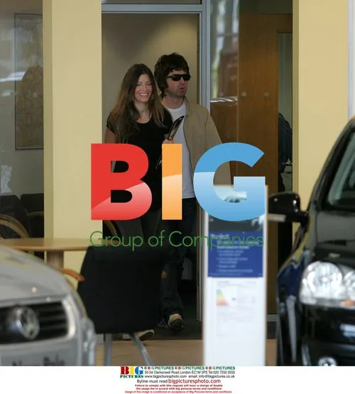 Noel and Sarah buy new car