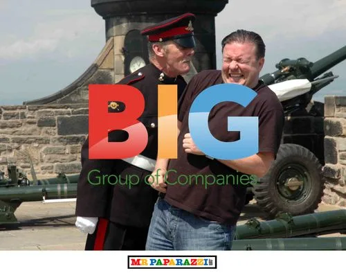 Ricky Gervais Shouted at by Sergeant at Edinburgh Castle