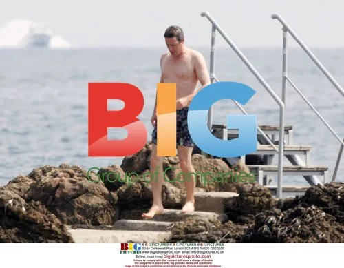 Hugh Grant on holiday in Antibes