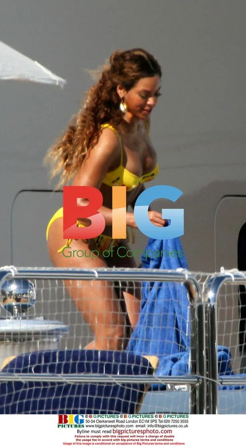 Beyonc Knowles on Yacht in French Riviera