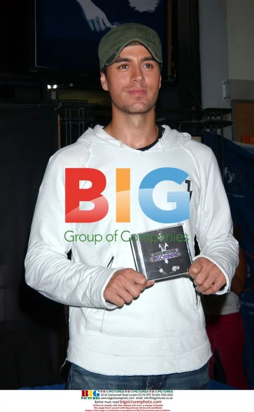 Enrique Iglesias Promotes 'Insomniac' Album