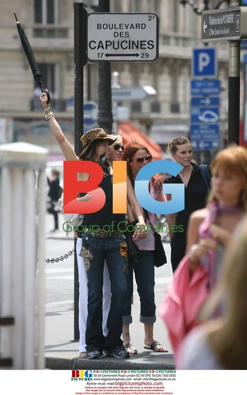 Steven Tyler Enjoys Paris with Girlfriend